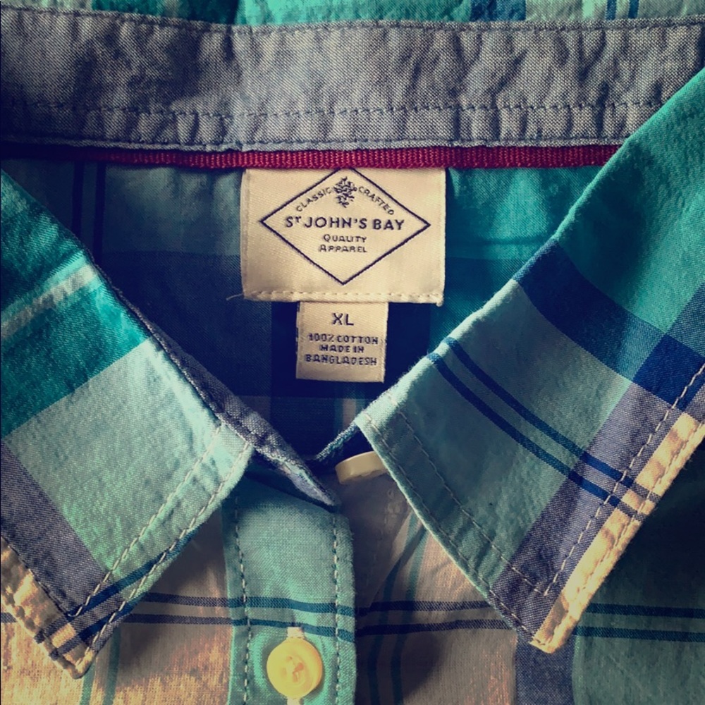 XL women’s Plaid shirt